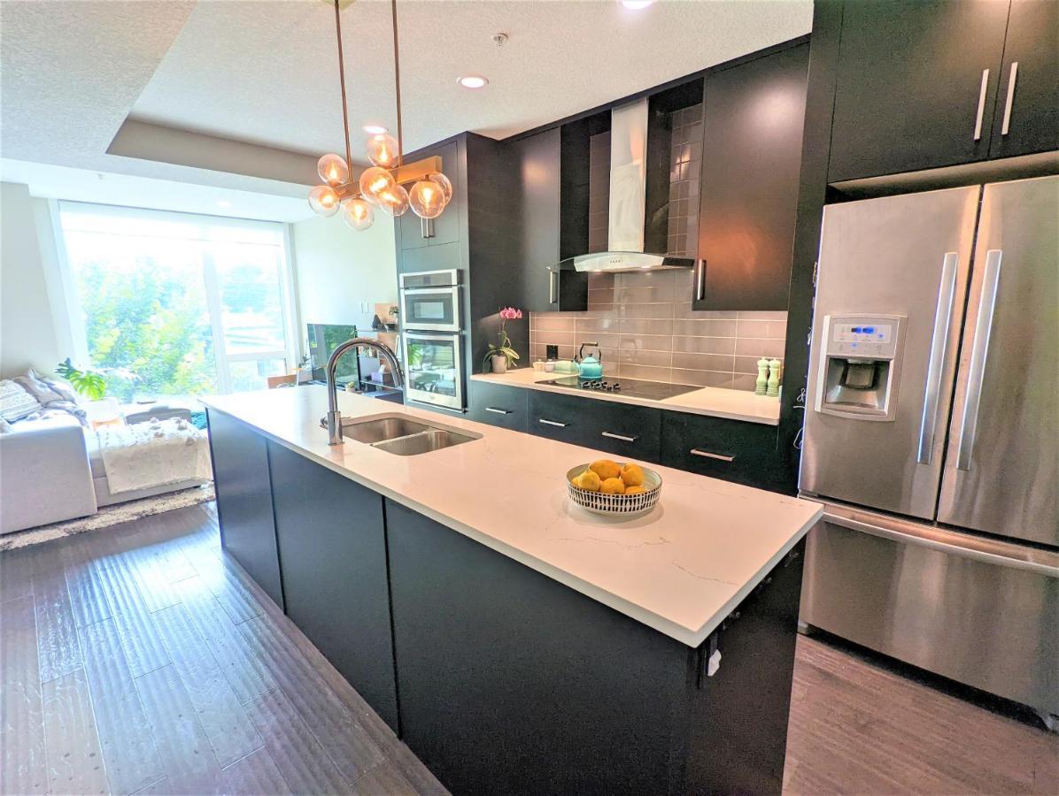 Monki Di Executive Suites - Glas - Luxury Inner City Home 3 Min To Downtown W Private Rooftop Patio Fireplace YYC Eksteriør billede