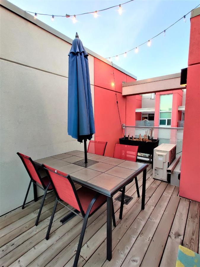 Monki Di Executive Suites - Glas - Luxury Inner City Home 3 Min To Downtown W Private Rooftop Patio Fireplace YYC Eksteriør billede