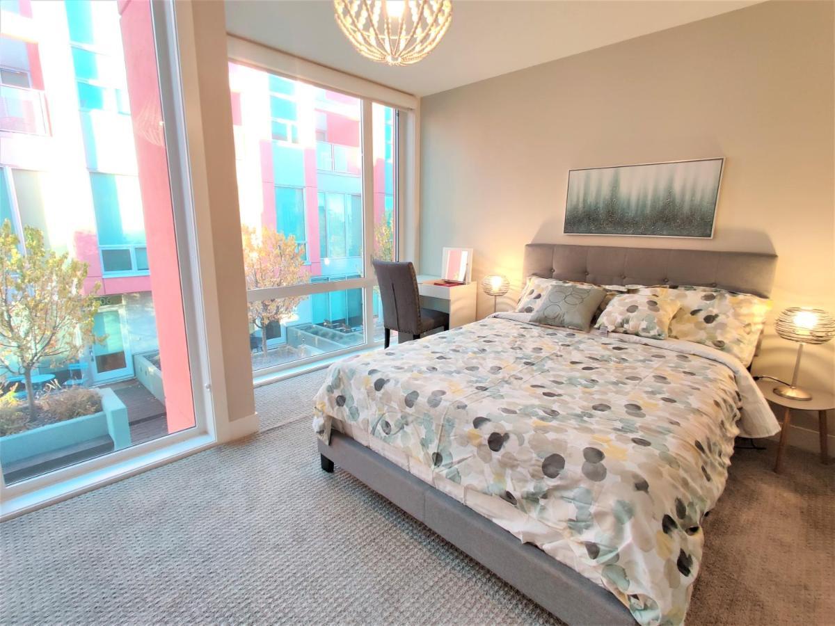 Monki Di Executive Suites - Glas - Luxury Inner City Home 3 Min To Downtown W Private Rooftop Patio Fireplace YYC Eksteriør billede