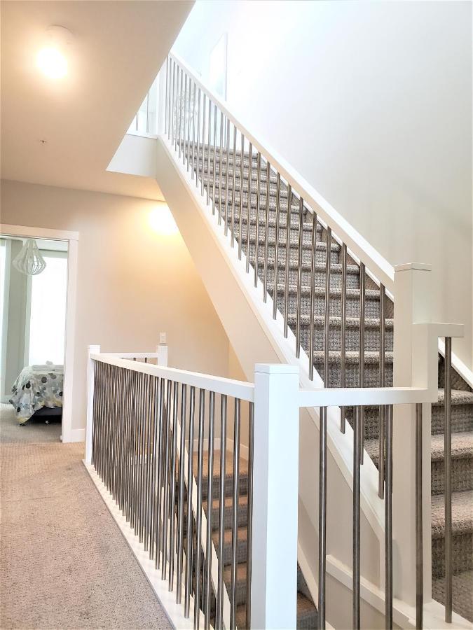 Monki Di Executive Suites - Glas - Luxury Inner City Home 3 Min To Downtown W Private Rooftop Patio Fireplace YYC Eksteriør billede